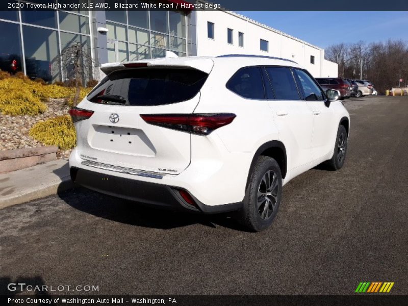 Blizzard White Pearl / Harvest Beige 2020 Toyota Highlander XLE AWD