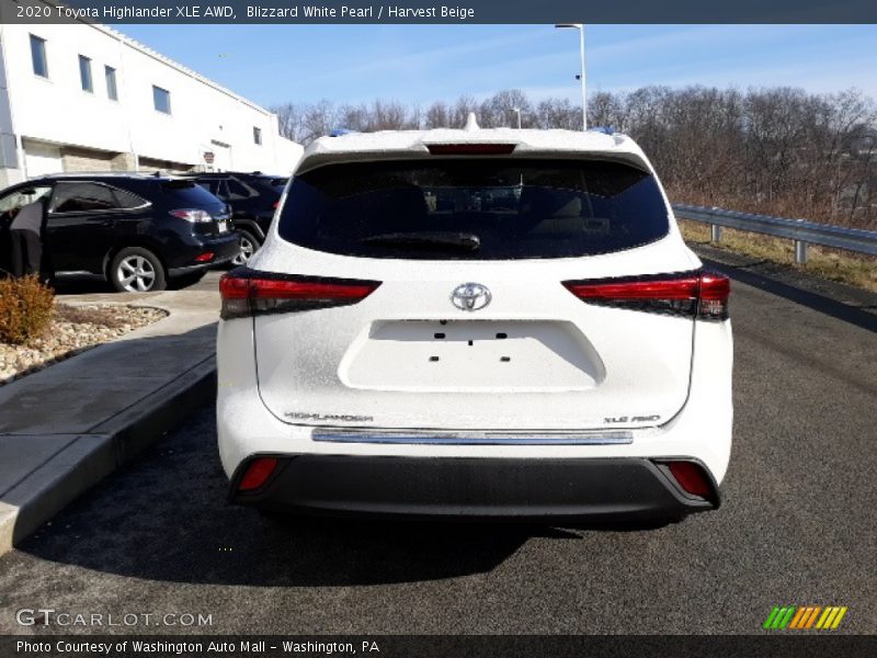 Blizzard White Pearl / Harvest Beige 2020 Toyota Highlander XLE AWD