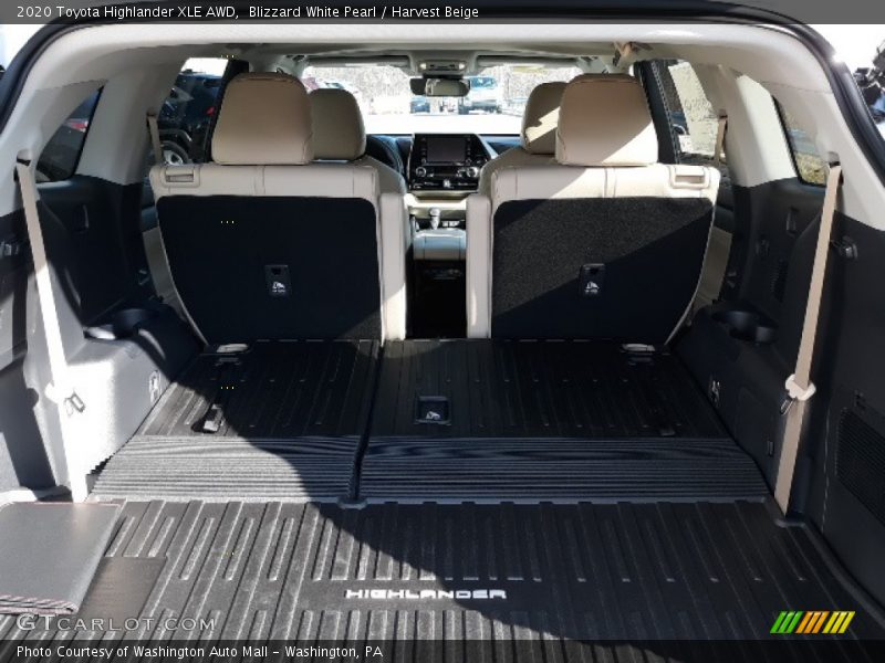 Blizzard White Pearl / Harvest Beige 2020 Toyota Highlander XLE AWD