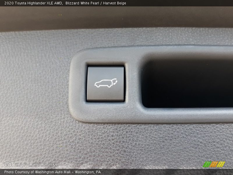 Blizzard White Pearl / Harvest Beige 2020 Toyota Highlander XLE AWD