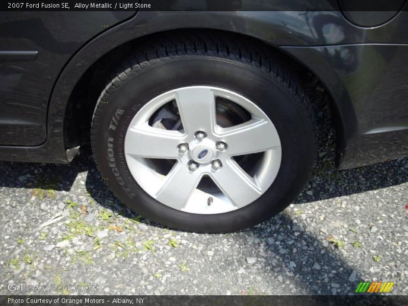 Alloy Metallic / Light Stone 2007 Ford Fusion SE