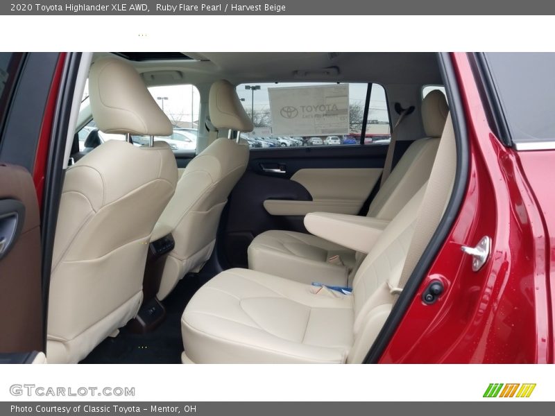 Ruby Flare Pearl / Harvest Beige 2020 Toyota Highlander XLE AWD