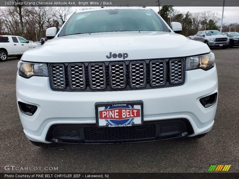 Bright White / Black 2020 Jeep Grand Cherokee Altitude 4x4