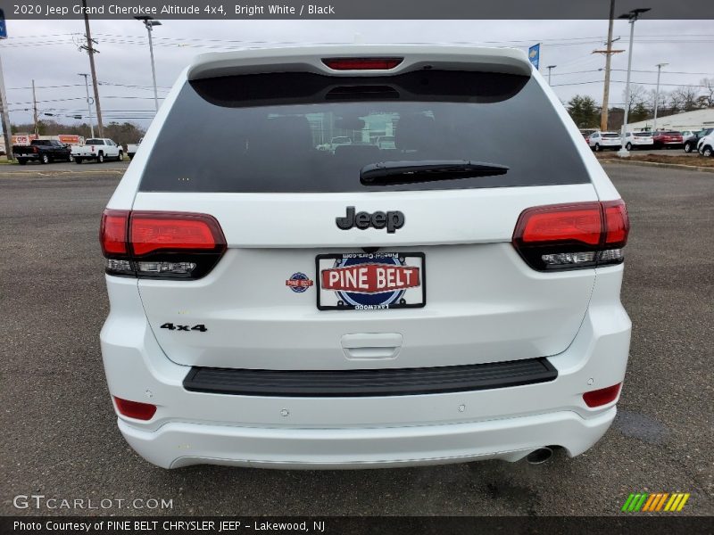 Bright White / Black 2020 Jeep Grand Cherokee Altitude 4x4