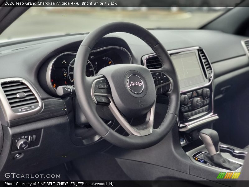 Bright White / Black 2020 Jeep Grand Cherokee Altitude 4x4
