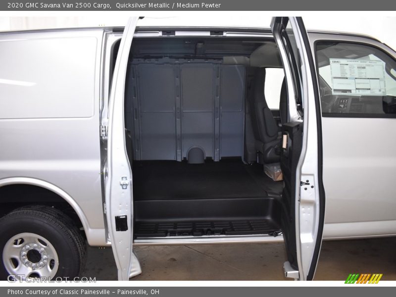 Quicksilver Metallic / Medium Pewter 2020 GMC Savana Van 2500 Cargo
