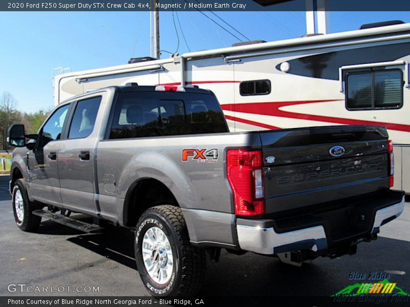 Magnetic / Medium Earth Gray 2020 Ford F250 Super Duty STX Crew Cab 4x4