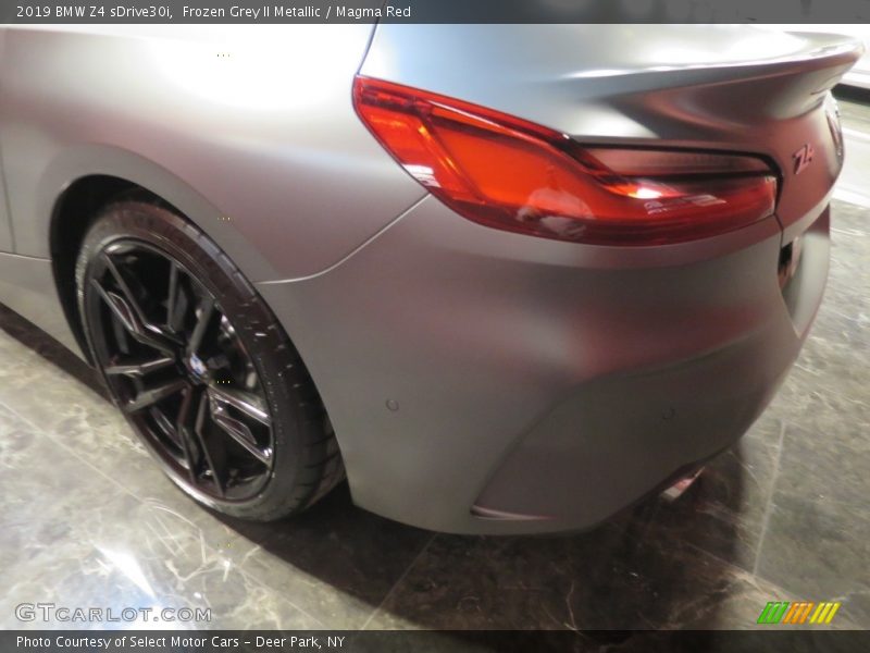 Frozen Grey II Metallic / Magma Red 2019 BMW Z4 sDrive30i