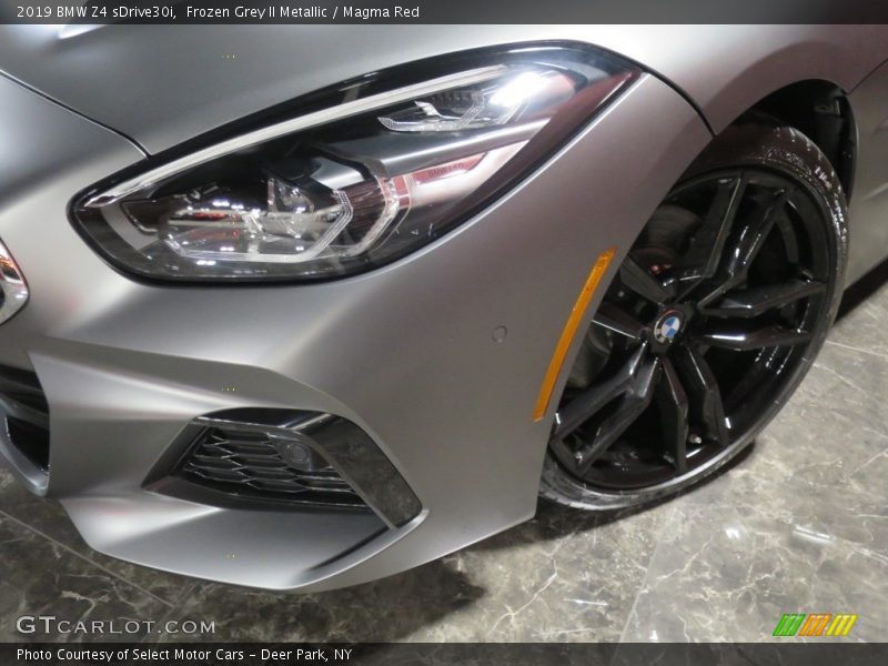 Frozen Grey II Metallic / Magma Red 2019 BMW Z4 sDrive30i
