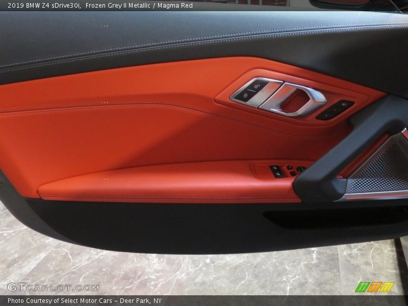 Frozen Grey II Metallic / Magma Red 2019 BMW Z4 sDrive30i