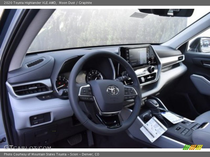 Moon Dust / Graphite 2020 Toyota Highlander XLE AWD