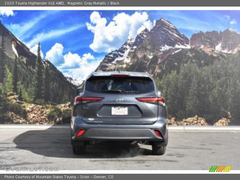 Magnetic Gray Metallic / Black 2020 Toyota Highlander XLE AWD