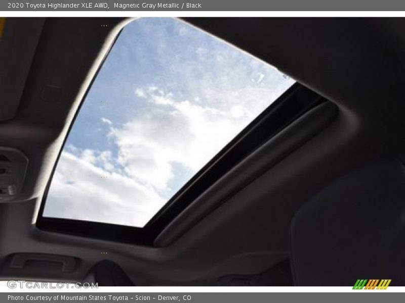 Magnetic Gray Metallic / Black 2020 Toyota Highlander XLE AWD