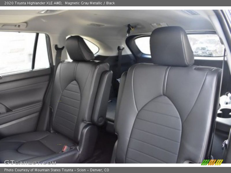 Magnetic Gray Metallic / Black 2020 Toyota Highlander XLE AWD