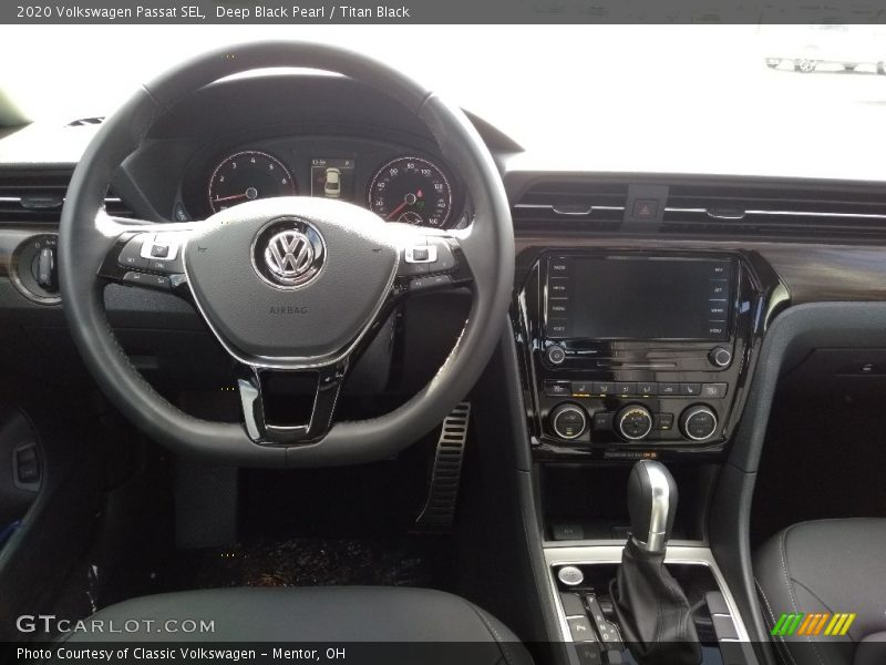 Deep Black Pearl / Titan Black 2020 Volkswagen Passat SEL
