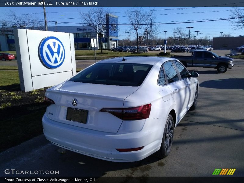 Pure White / Titan Black 2020 Volkswagen Jetta SEL