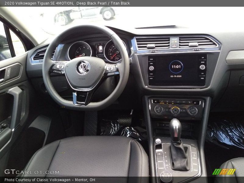 Dashboard of 2020 Tiguan SE 4MOTION