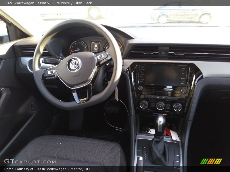Pure White / Titan Black 2020 Volkswagen Passat S
