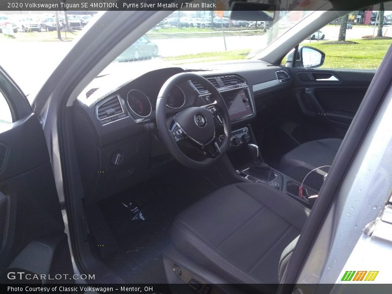 Pyrite Silver Metallic / Titan Black 2020 Volkswagen Tiguan SE 4MOTION