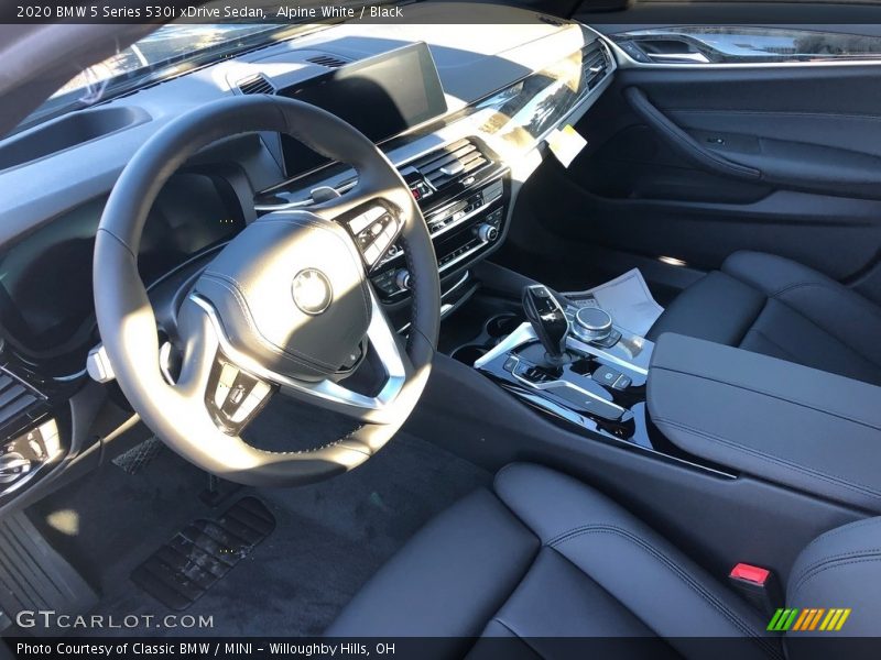 Alpine White / Black 2020 BMW 5 Series 530i xDrive Sedan