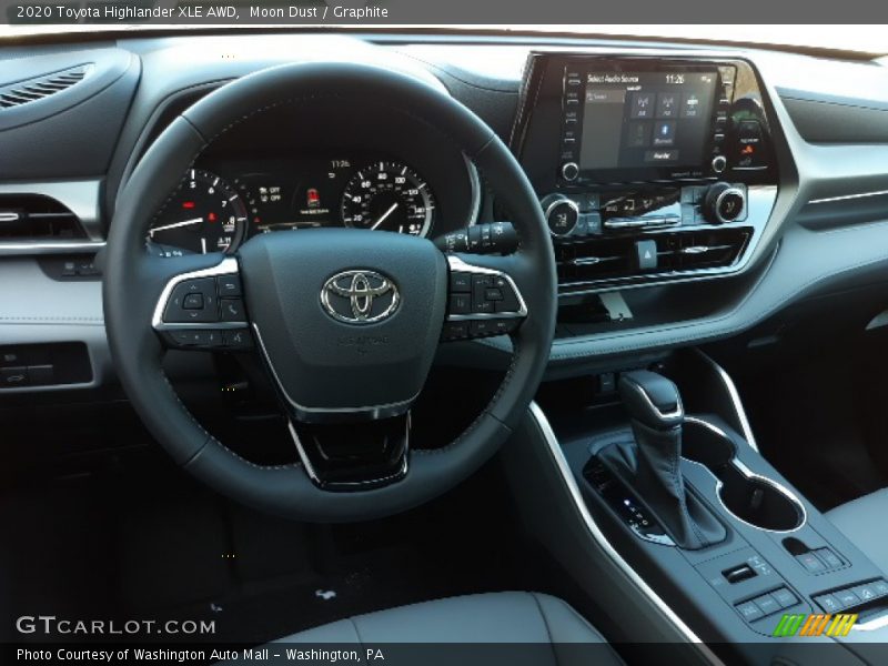 Moon Dust / Graphite 2020 Toyota Highlander XLE AWD