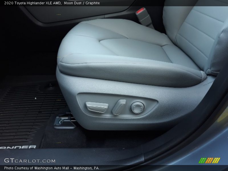 Moon Dust / Graphite 2020 Toyota Highlander XLE AWD