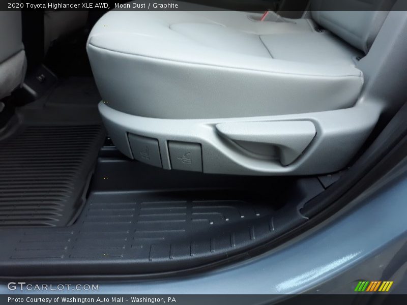 Moon Dust / Graphite 2020 Toyota Highlander XLE AWD