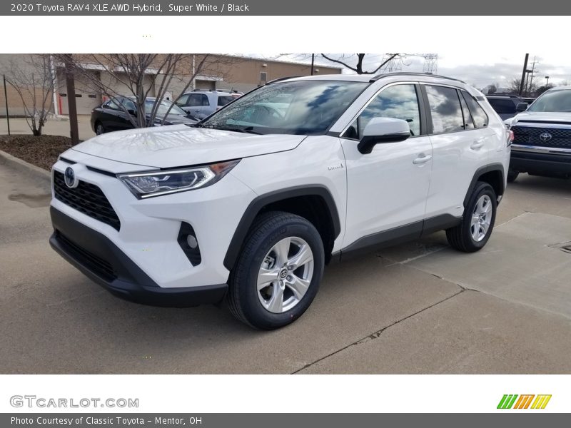 Super White / Black 2020 Toyota RAV4 XLE AWD Hybrid