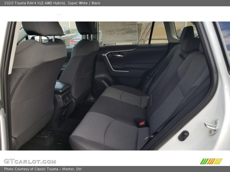 Super White / Black 2020 Toyota RAV4 XLE AWD Hybrid