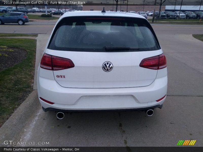 Pure White / Titan Black 2019 Volkswagen Golf GTI SE