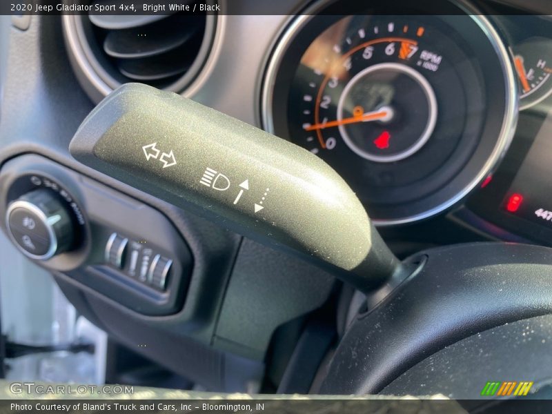 Bright White / Black 2020 Jeep Gladiator Sport 4x4