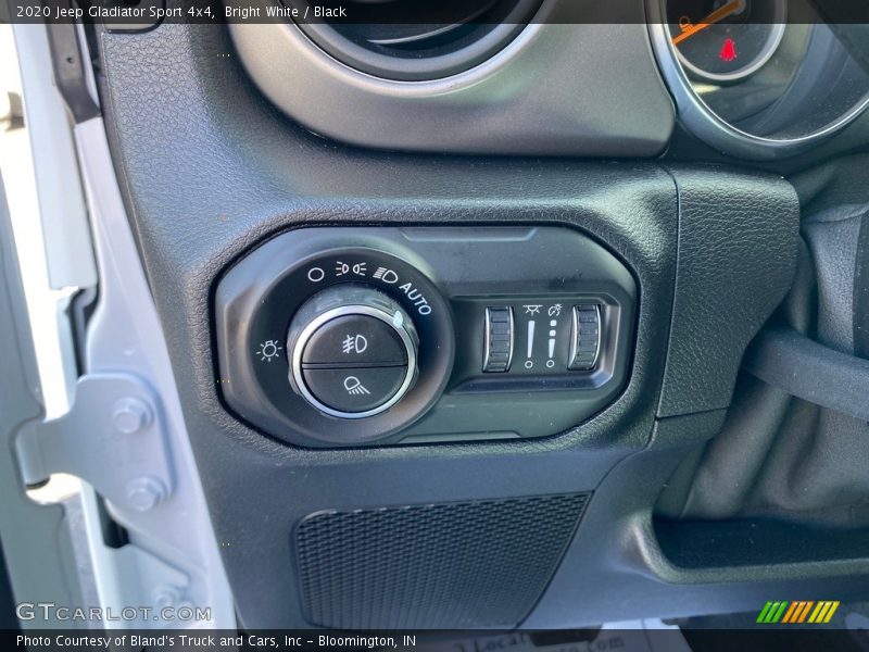 Bright White / Black 2020 Jeep Gladiator Sport 4x4