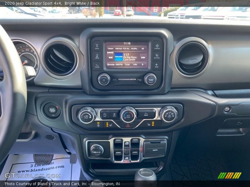 Bright White / Black 2020 Jeep Gladiator Sport 4x4
