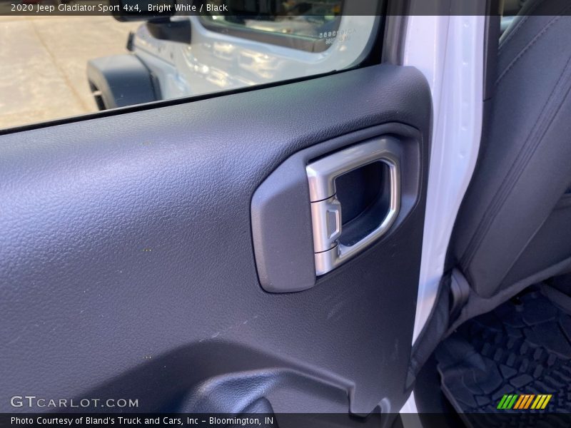 Bright White / Black 2020 Jeep Gladiator Sport 4x4
