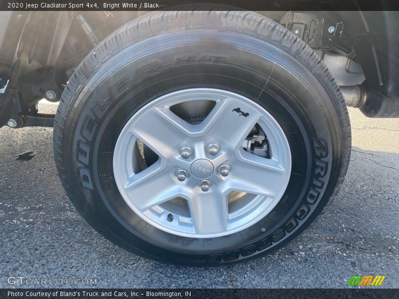 Bright White / Black 2020 Jeep Gladiator Sport 4x4
