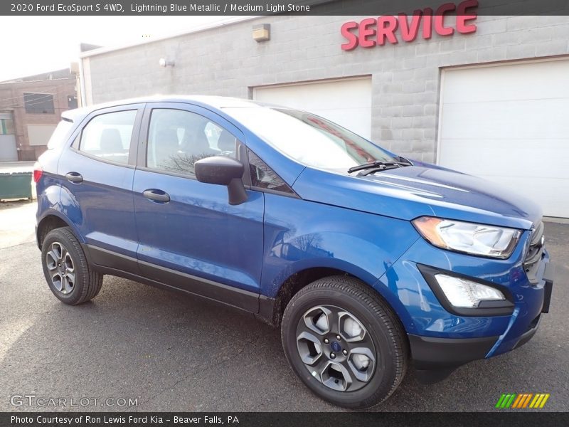 Front 3/4 View of 2020 EcoSport S 4WD