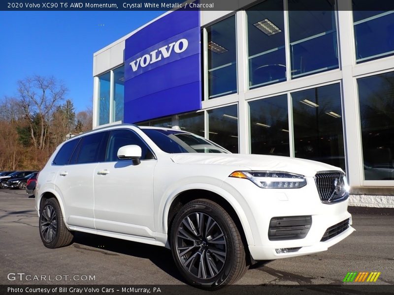 Front 3/4 View of 2020 XC90 T6 AWD Momentum