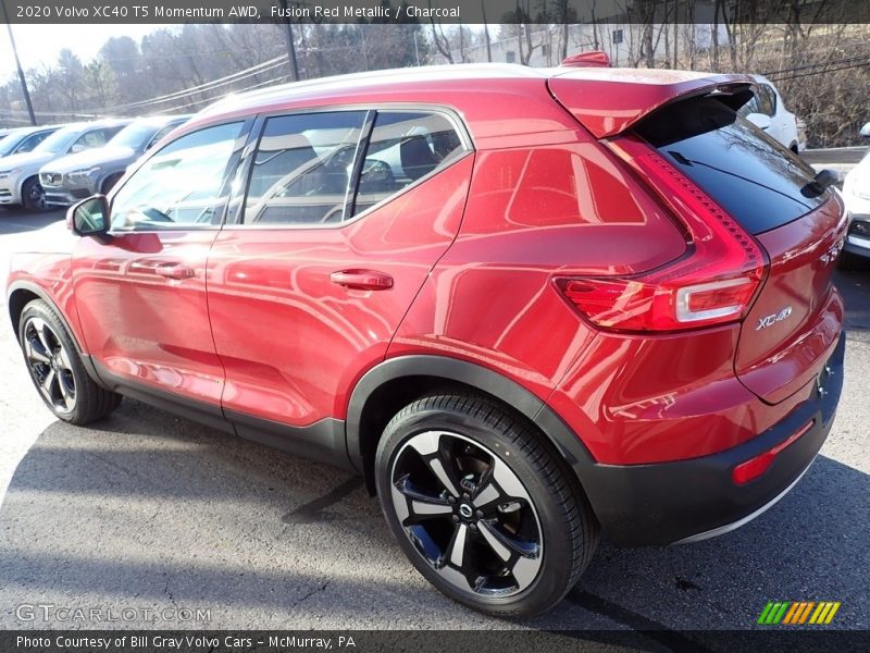 Fusion Red Metallic / Charcoal 2020 Volvo XC40 T5 Momentum AWD