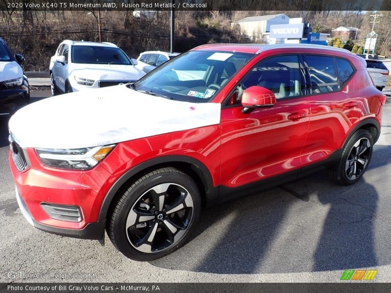 Fusion Red Metallic / Charcoal 2020 Volvo XC40 T5 Momentum AWD