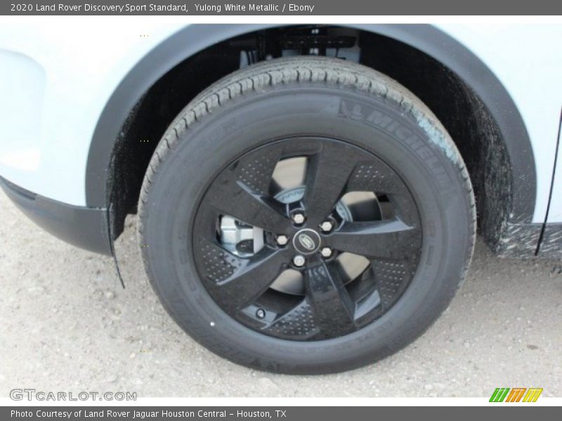 Yulong White Metallic / Ebony 2020 Land Rover Discovery Sport Standard