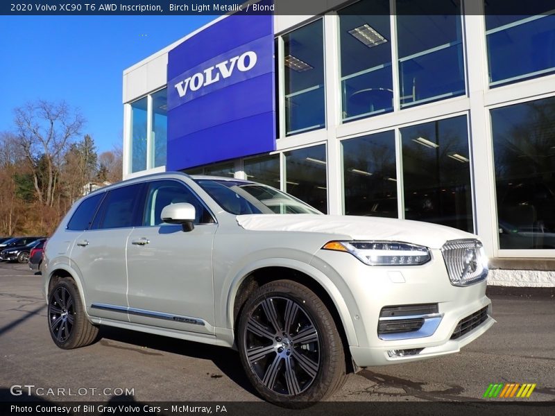 Front 3/4 View of 2020 XC90 T6 AWD Inscription