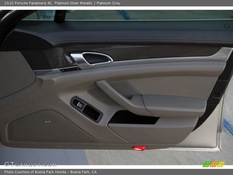 Platinum Silver Metallic / Platinum Grey 2010 Porsche Panamera 4S