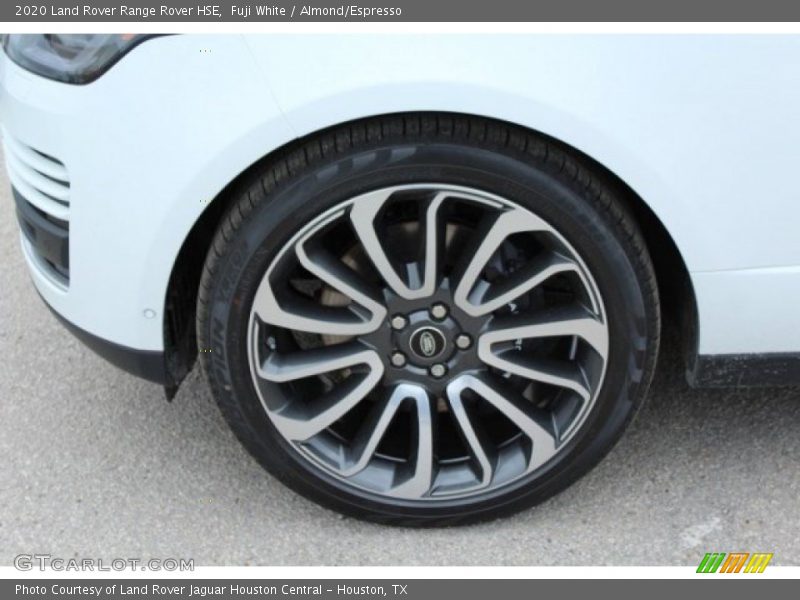 Fuji White / Almond/Espresso 2020 Land Rover Range Rover HSE