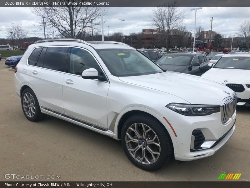 Front 3/4 View of 2020 X7 xDrive40i