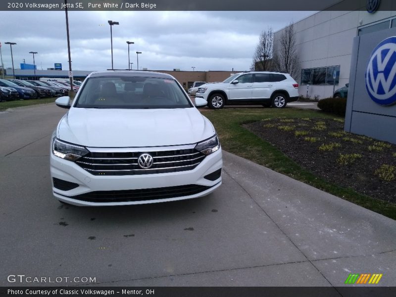 Pure White / Dark Beige 2020 Volkswagen Jetta SE