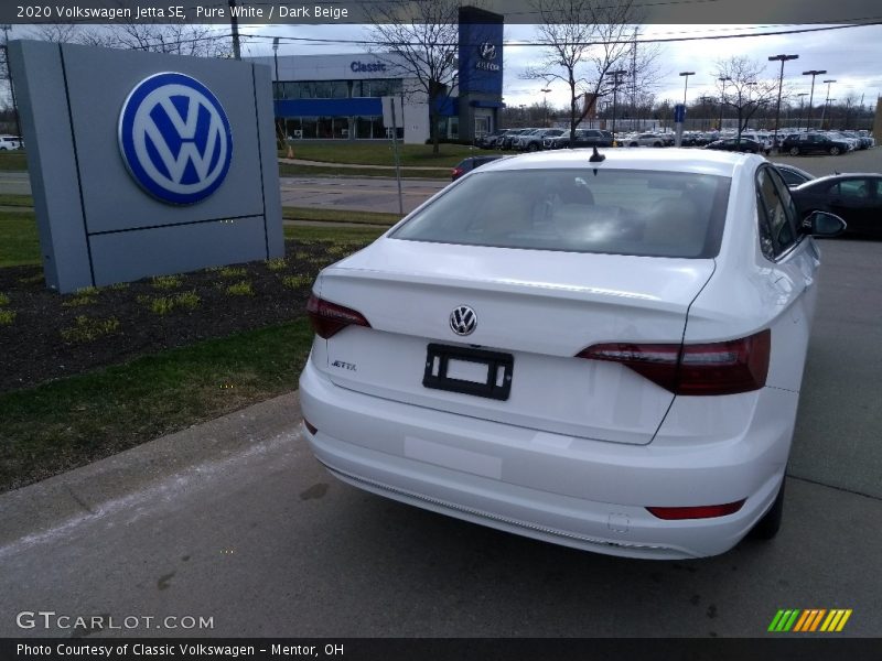 Pure White / Dark Beige 2020 Volkswagen Jetta SE