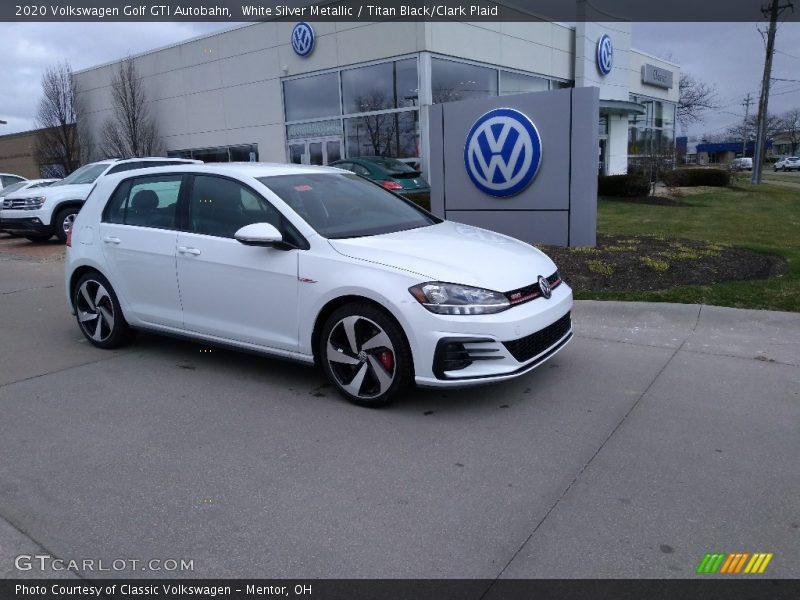 Front 3/4 View of 2020 Golf GTI Autobahn