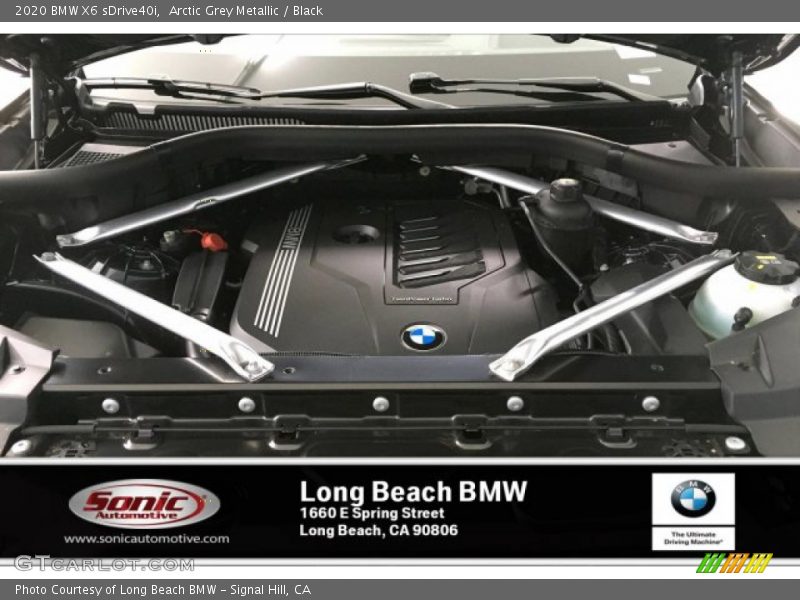 Arctic Grey Metallic / Black 2020 BMW X6 sDrive40i