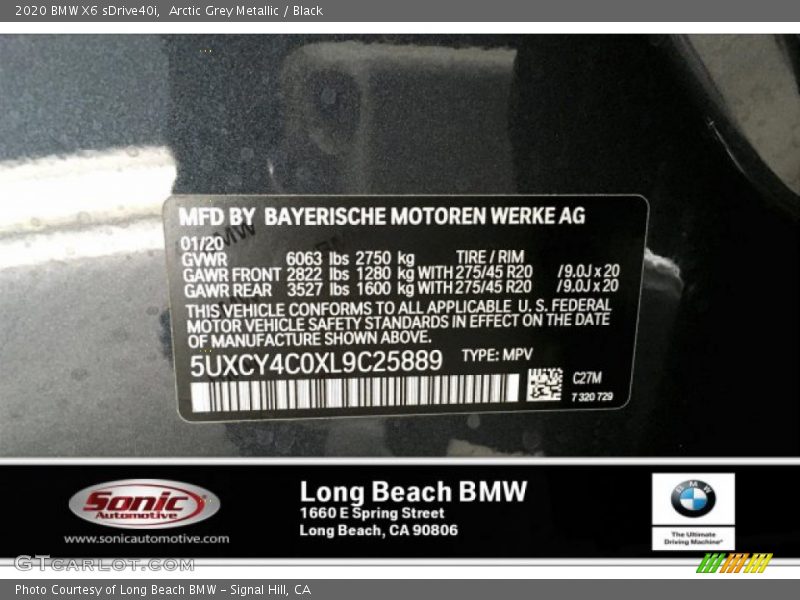 Arctic Grey Metallic / Black 2020 BMW X6 sDrive40i