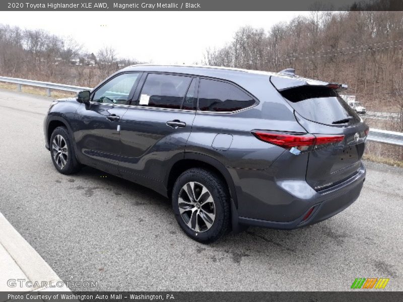 Magnetic Gray Metallic / Black 2020 Toyota Highlander XLE AWD